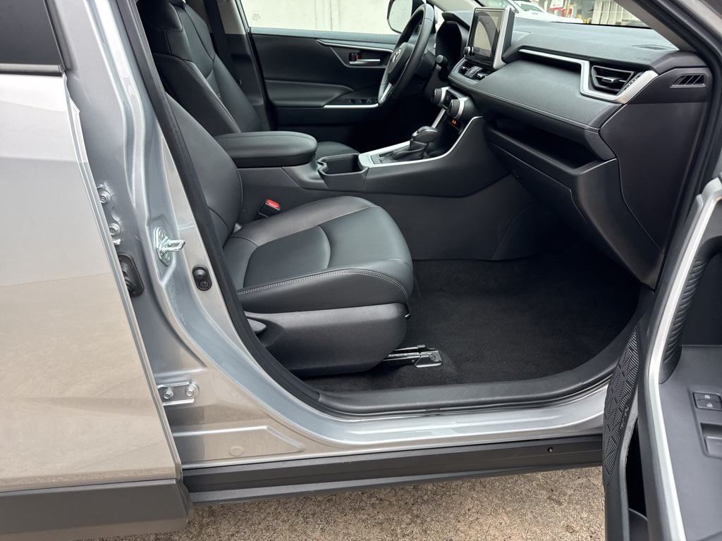 Certified 2025 Toyota RAV4 XLE Premium with VIN 2T3C1RFVXSW386913 for sale in Kansas City