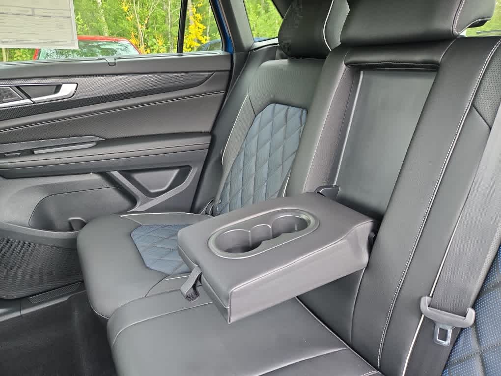 2025 Volkswagen Atlas Cross Sport SEL Premium R-Line photo 36