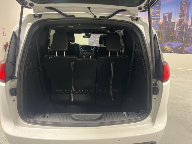 2025 Chrysler Voyager LX photo 29