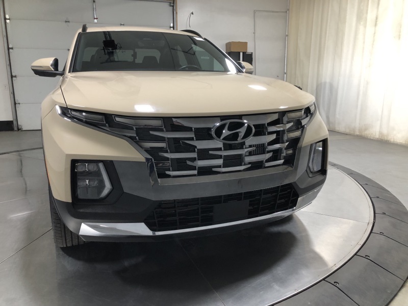 2024 Hyundai Santa Cruz Limited photo 2