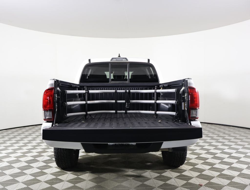 2021 Toyota Tacoma SR5 photo 13