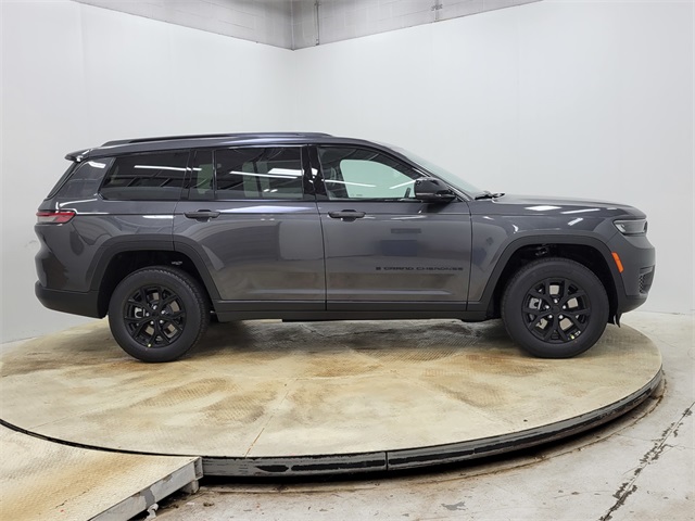 2025 Jeep Grand Cherokee Altitude X photo 3