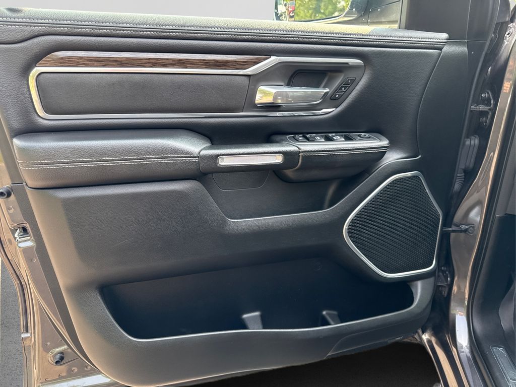 2020 Ram 1500 Laramie photo 24