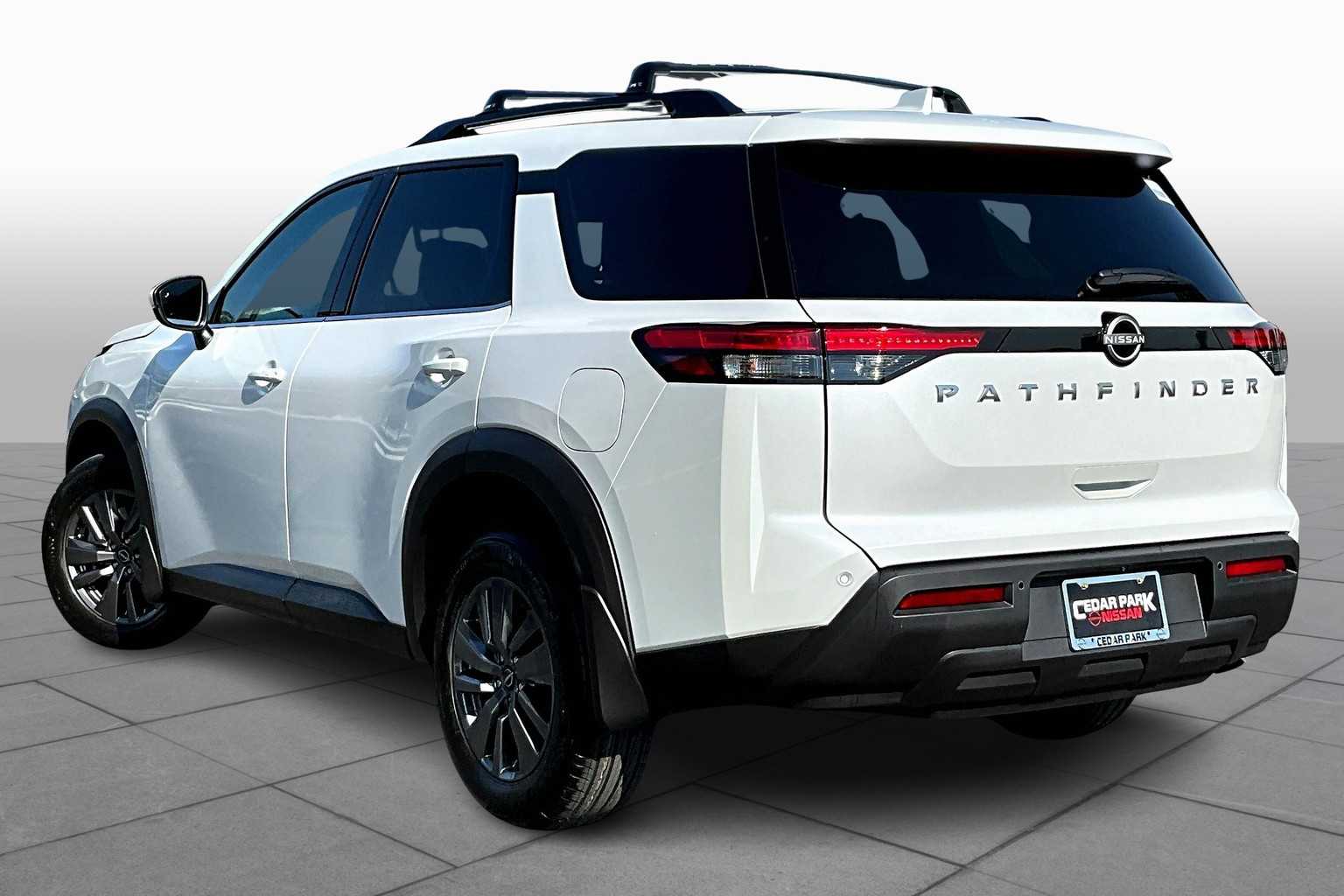 2025 Nissan Pathfinder SV photo 12