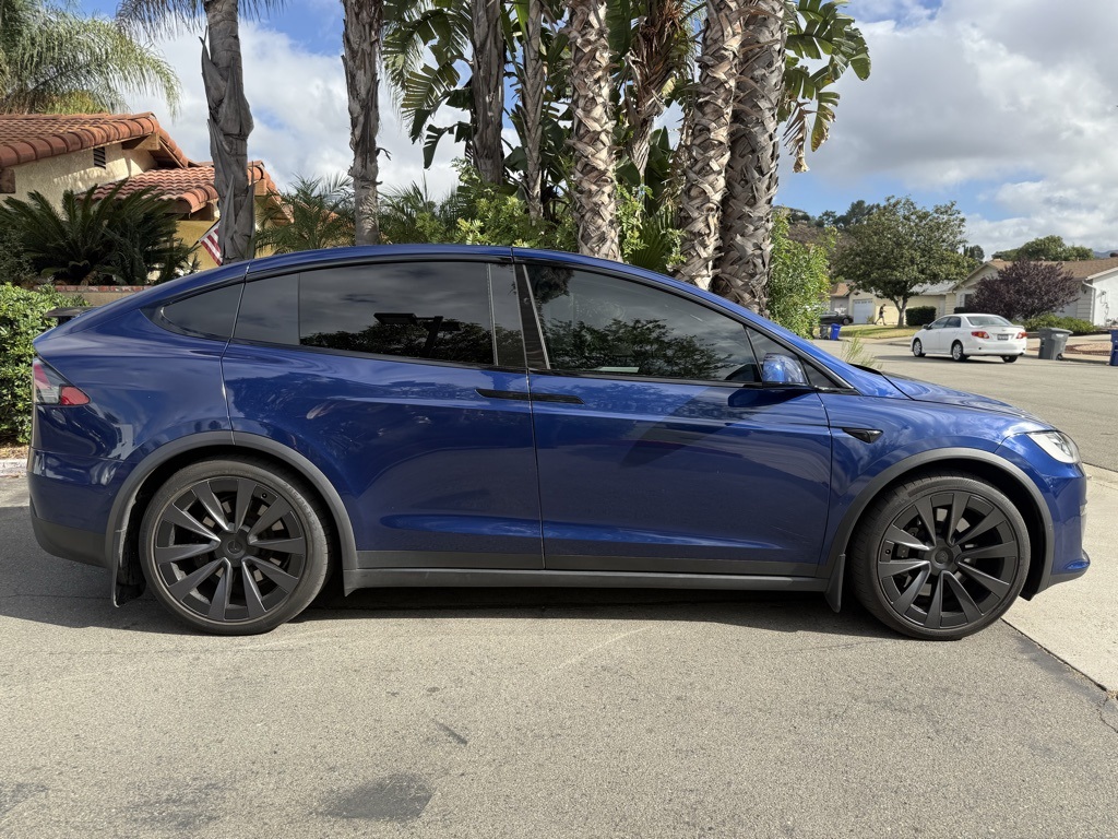 2022 Tesla Model X Plaid photo 7