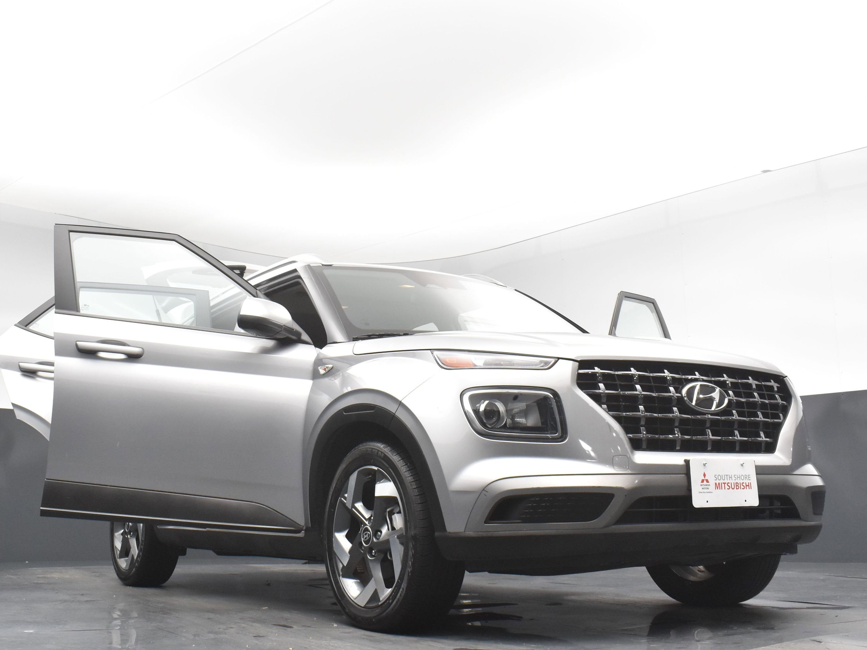 2023 Hyundai Venue SEL photo 30