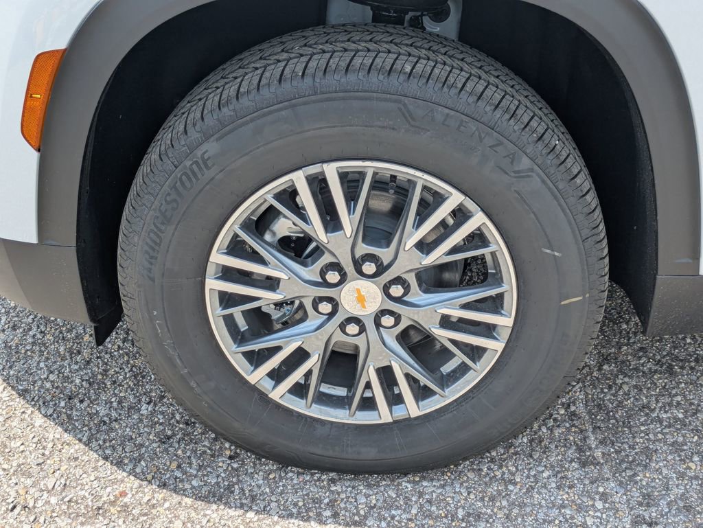 2025 Chevrolet Traverse photo 9