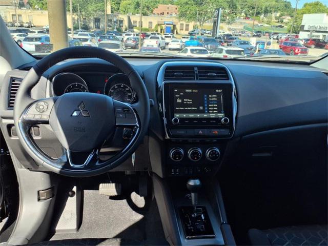 2025 Mitsubishi Outlander Sport LE photo 2