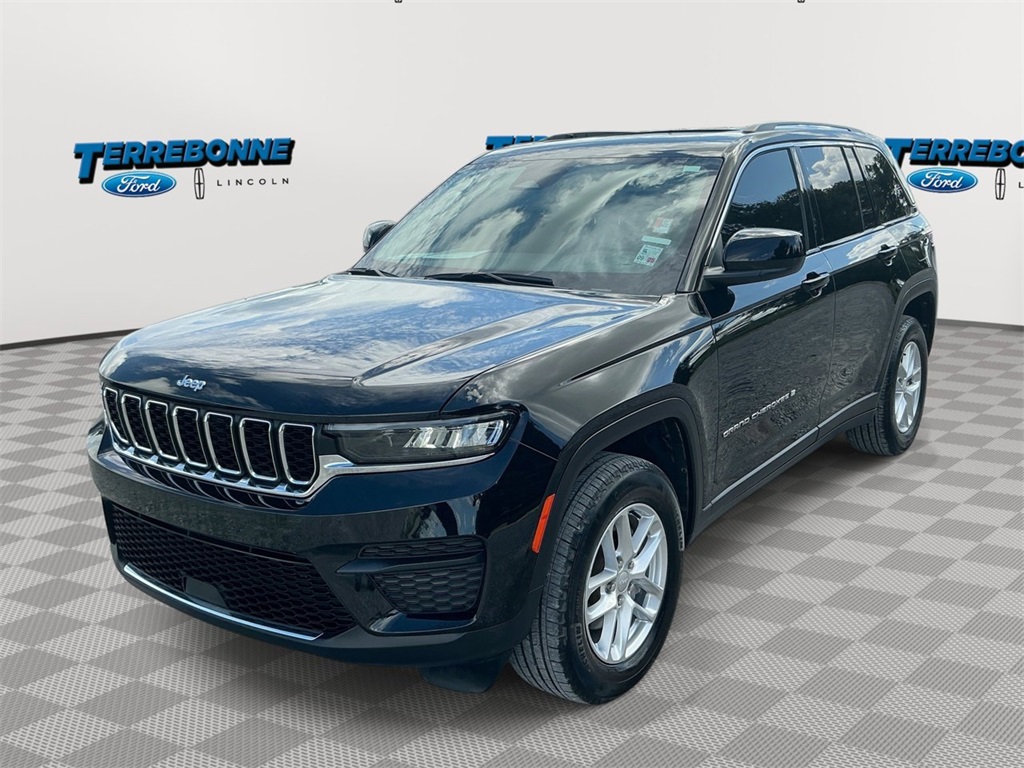 2024 Jeep Grand Cherokee Laredo's photo