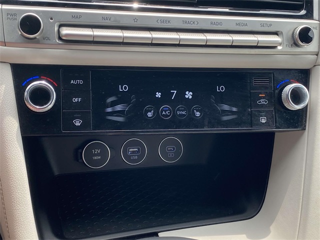 2025 Genesis G70 2.5T photo 24