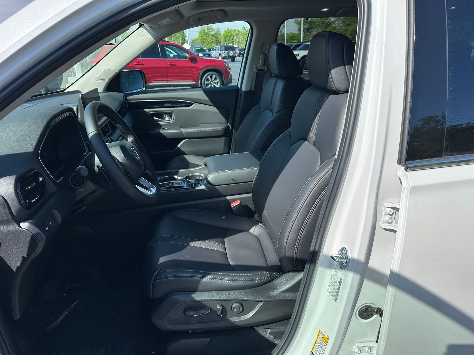 2025 Honda Pilot Touring photo 10