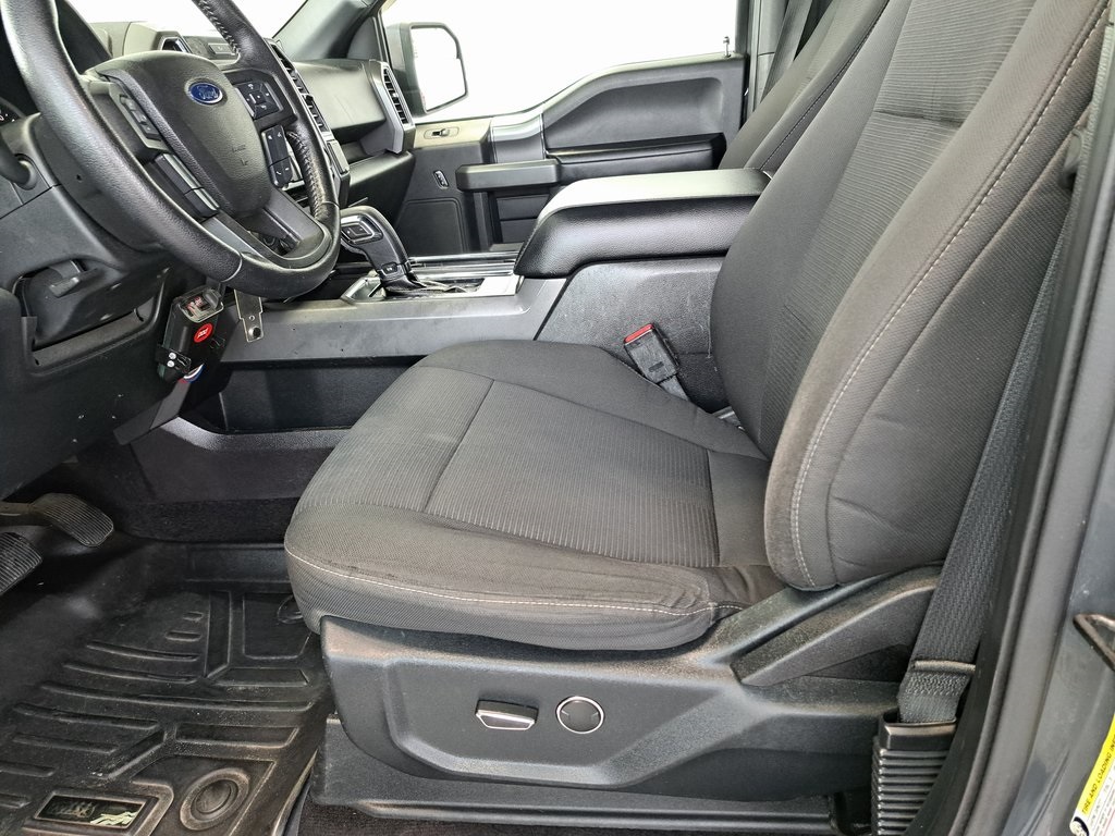 2016 Ford F-150 XLT photo 24