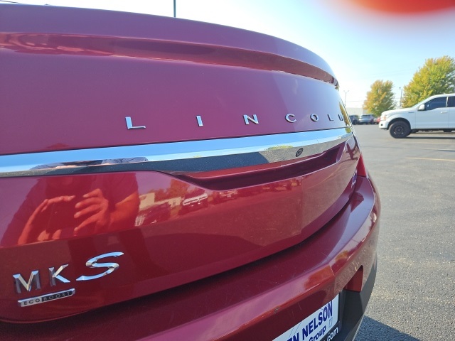 2015 Lincoln MKS EcoBoost photo 5
