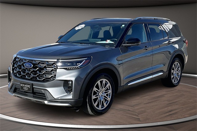 2025 Ford Explorer Platinum's photo