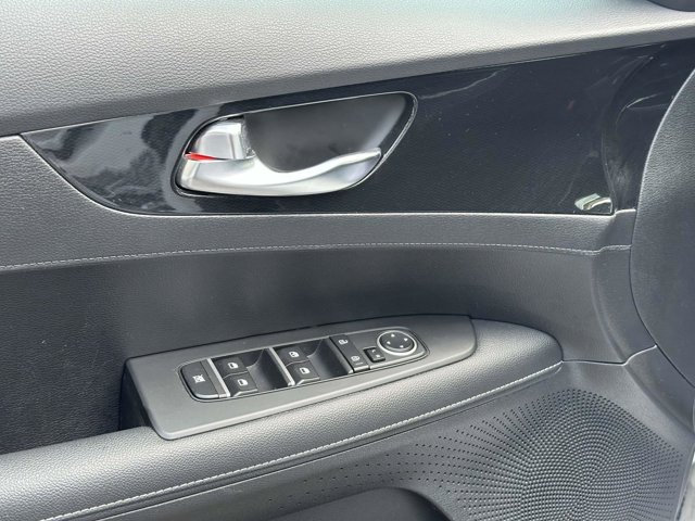2024 Kia Forte GT-Line photo 7