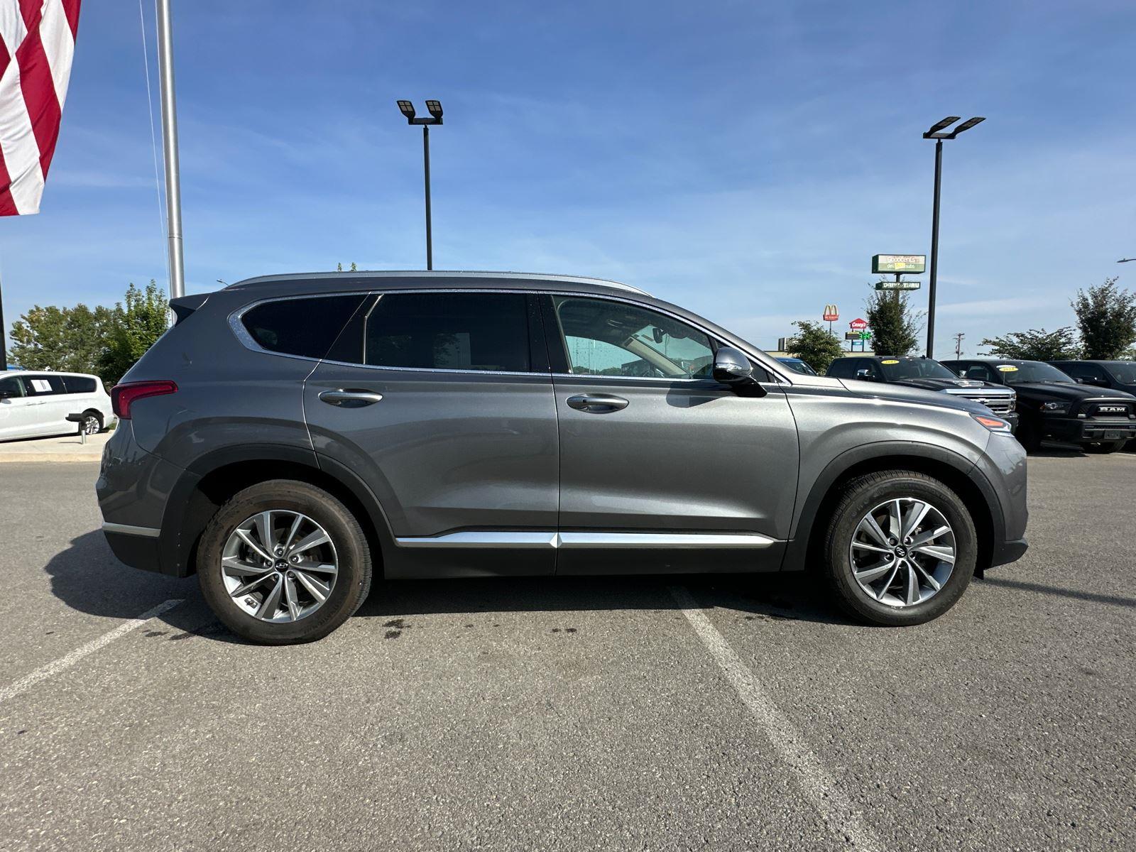 2019 Hyundai Santa Fe Ultimate photo 2