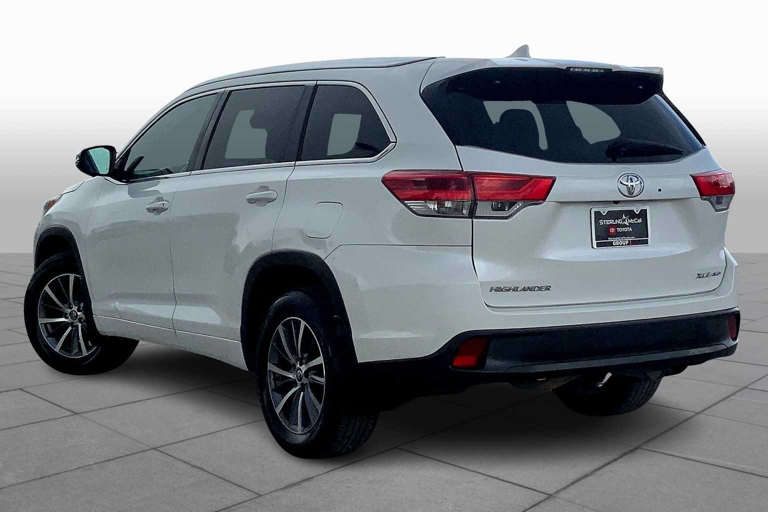 2017 Toyota Highlander XLE photo 4