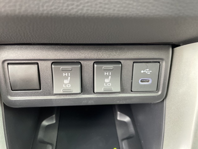 2025 Toyota Corolla Cross XLE photo 24