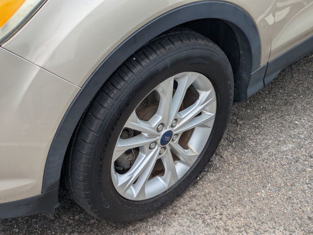 2017 Ford Escape SE photo 5