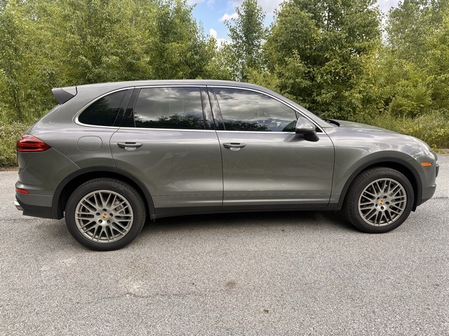 2017 Porsche Cayenne S photo 4