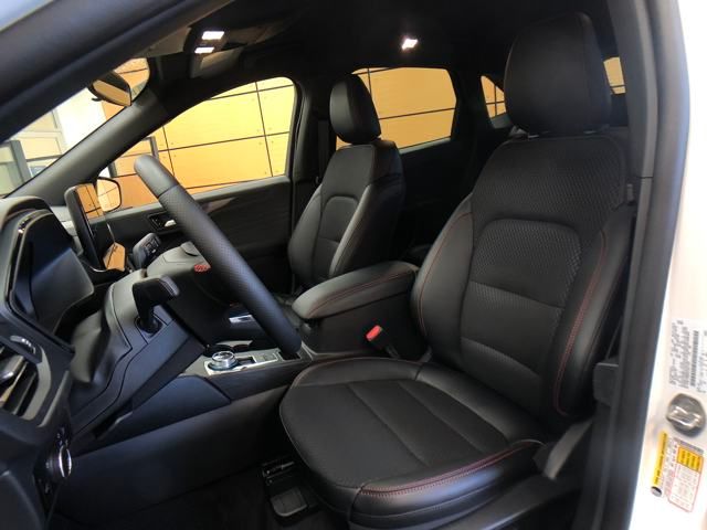 2025 Ford Escape ST-Line photo 3