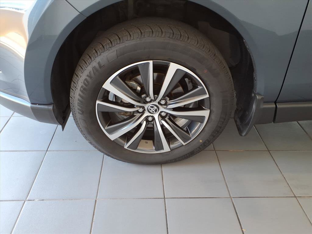 2023 Toyota Venza LE photo 8