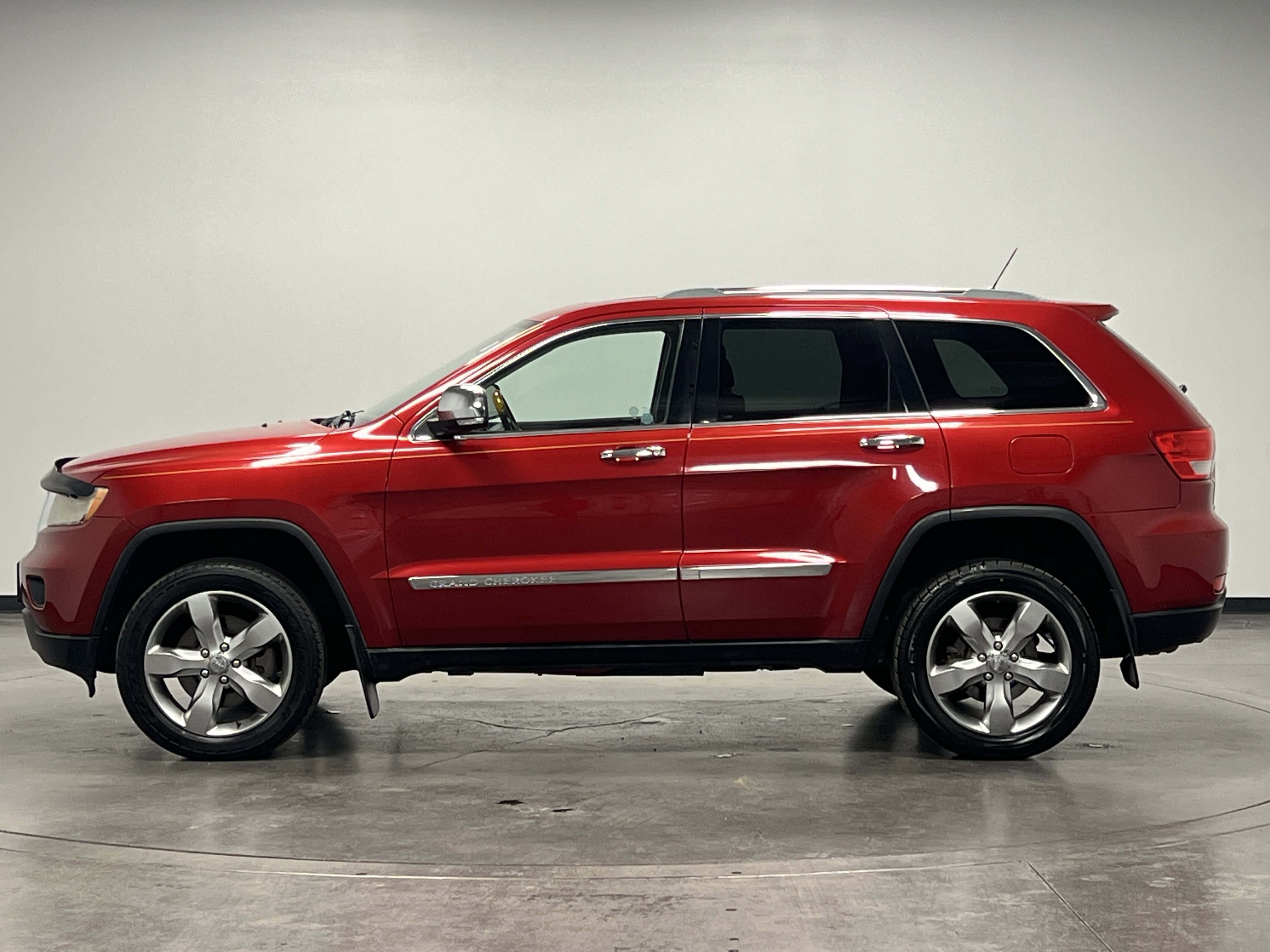 2011 Jeep Grand Cherokee Overland photo 4
