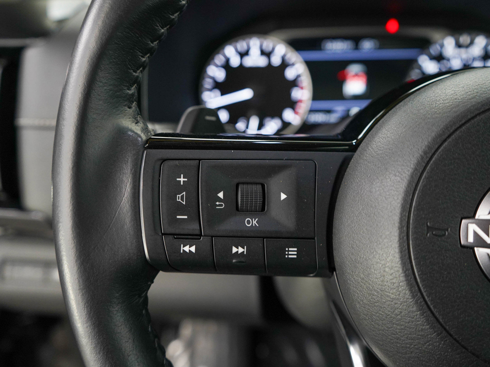 2023 Nissan Pathfinder SV photo 22