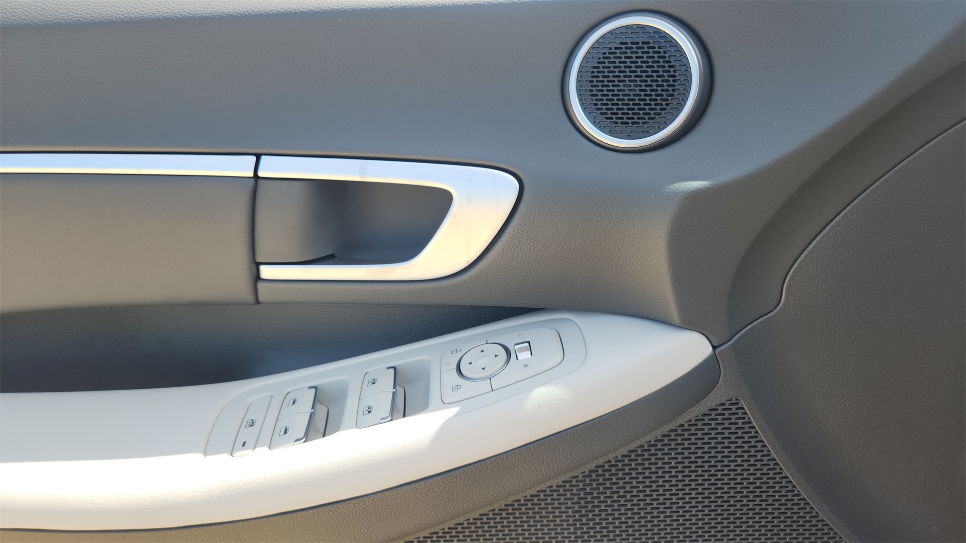 2025 Hyundai Sonata SEL Convenience photo 19