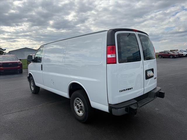 2022 Gmc Savana Cargo 2500 photo 2