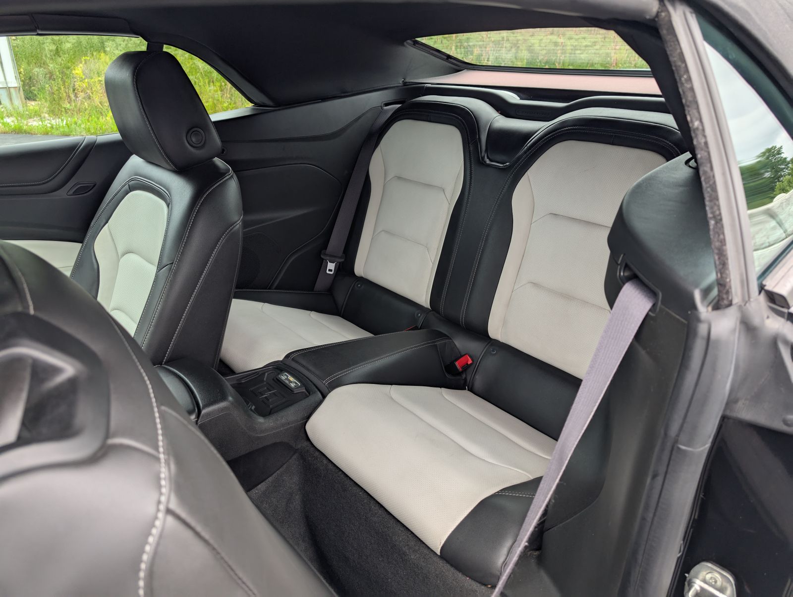 2017 Chevrolet Camaro 2LT photo 27