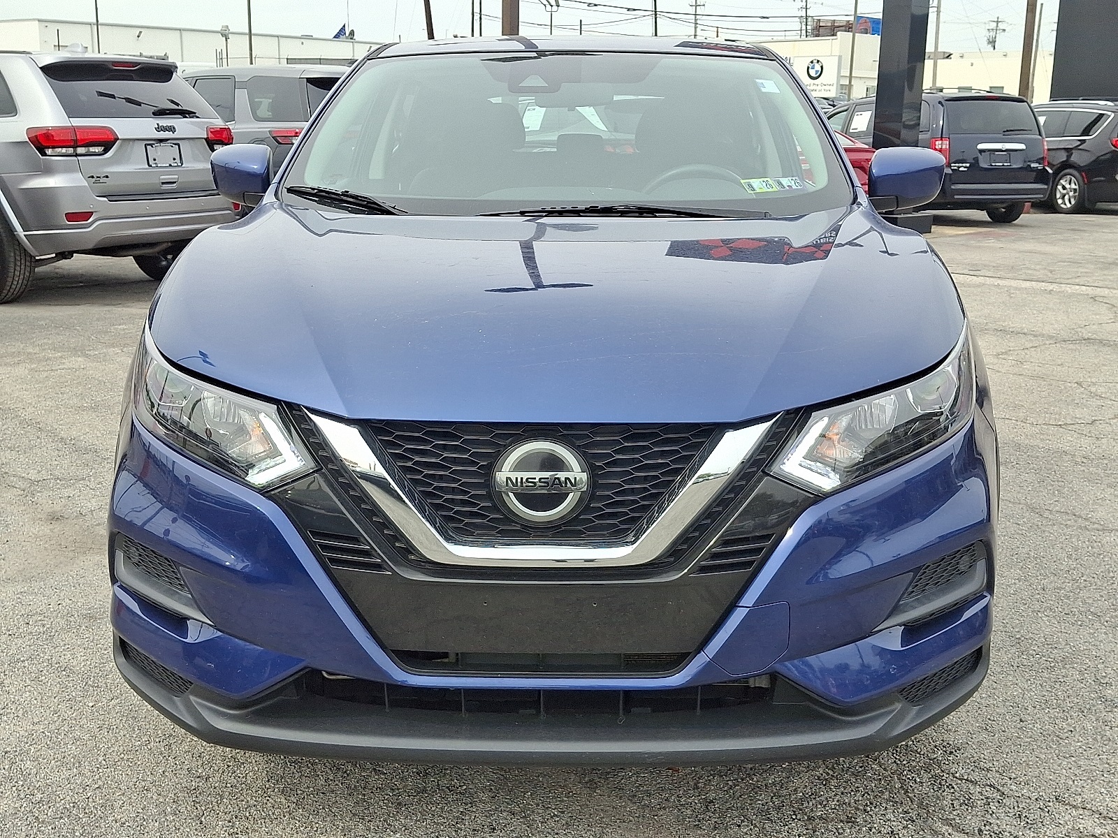 2020 Nissan Rogue Sport S photo 2