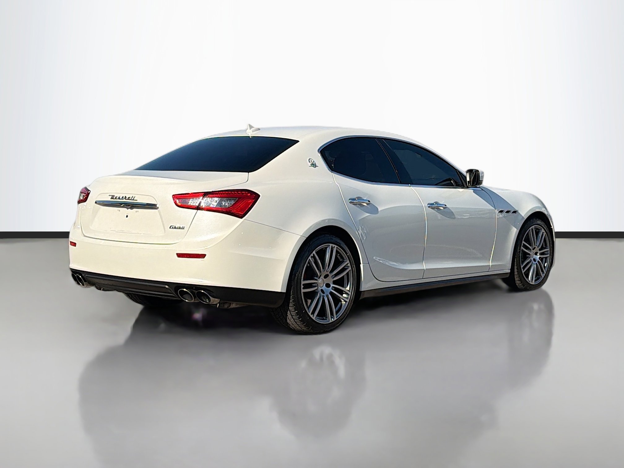 2015 Maserati Ghibli Base photo 3