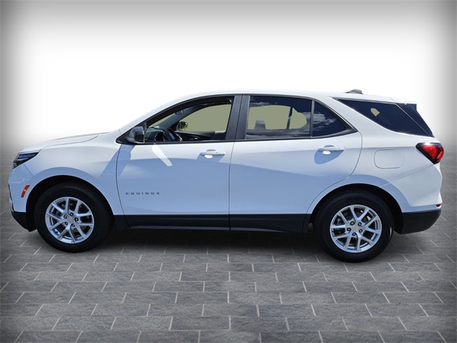 2024 Chevrolet Equinox LS photo 4