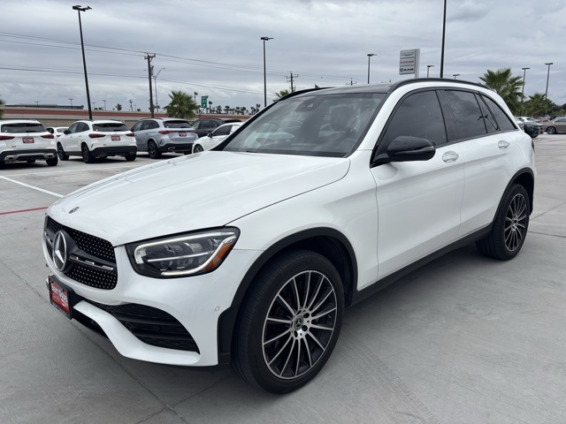 2022 Mercedes Benz GLC 300 photo 2