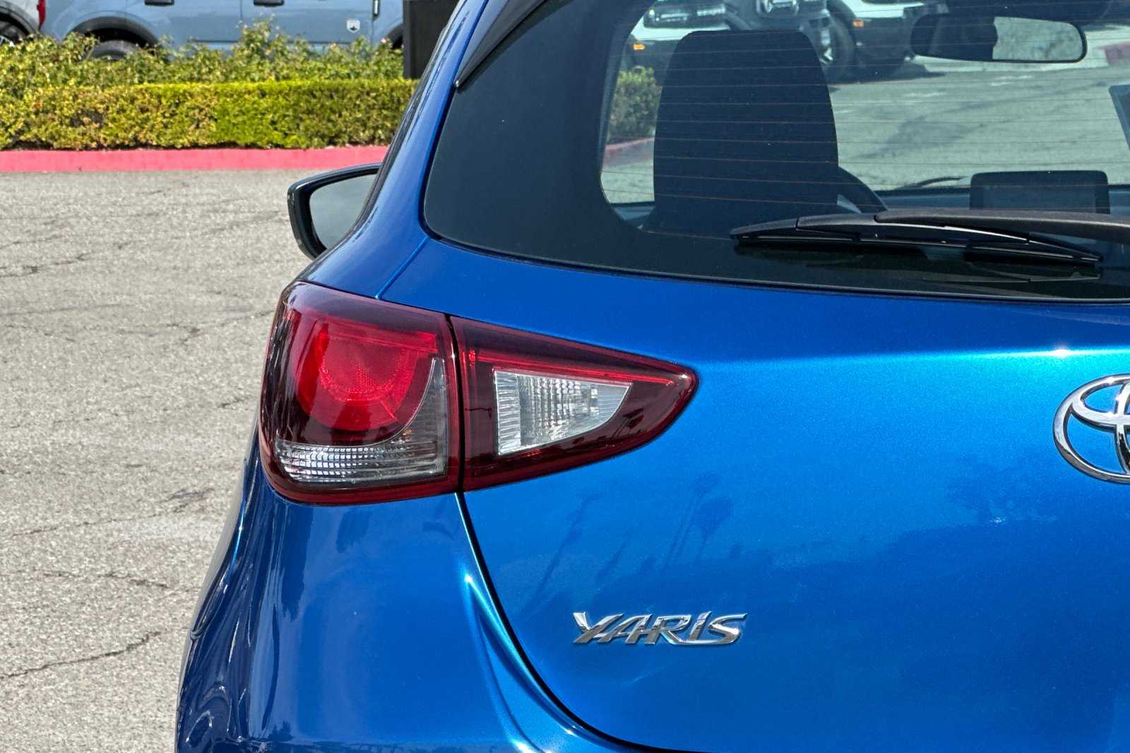 2020 Toyota Yaris LE photo 30