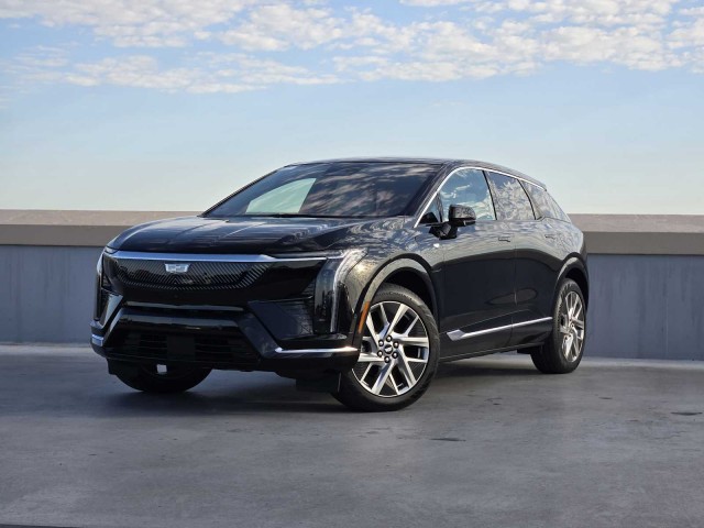 2025 Cadillac OPTIQ Luxury 1