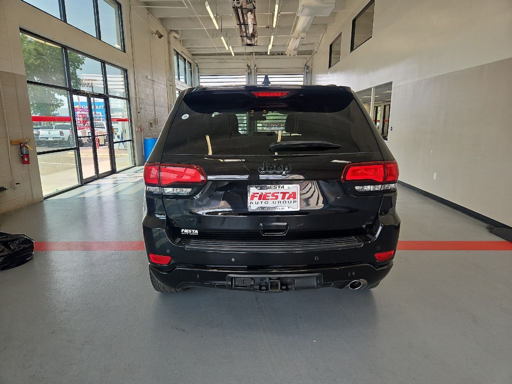 2021 Jeep Grand Cherokee Laredo X photo 4