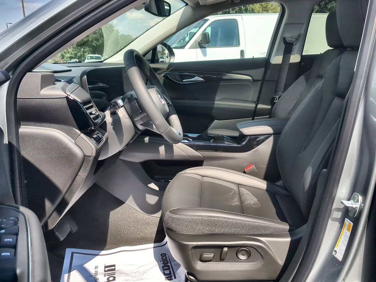 2025 Buick Envision Preferred photo 18