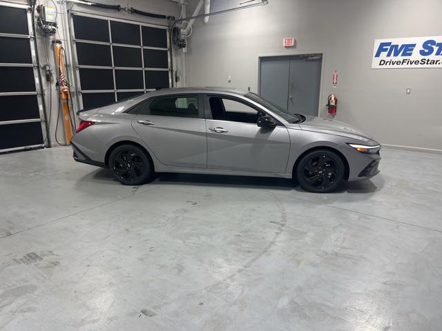 2026 Hyundai Elantra SEL's photo