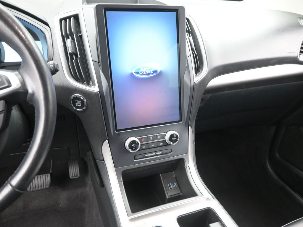 2023 Ford Edge SEL photo 12