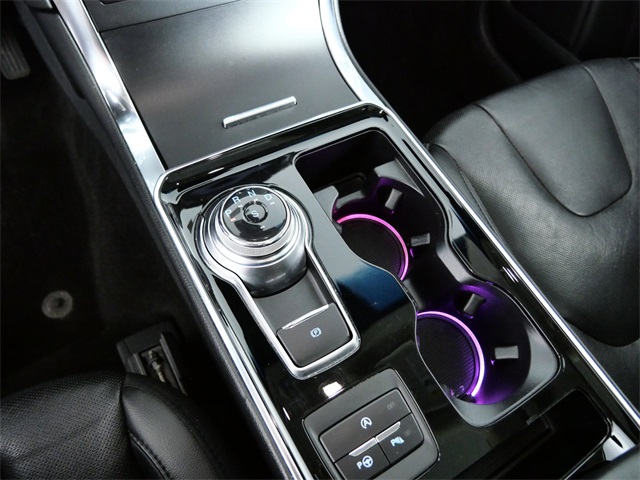 2019 Ford Edge Titanium photo 18
