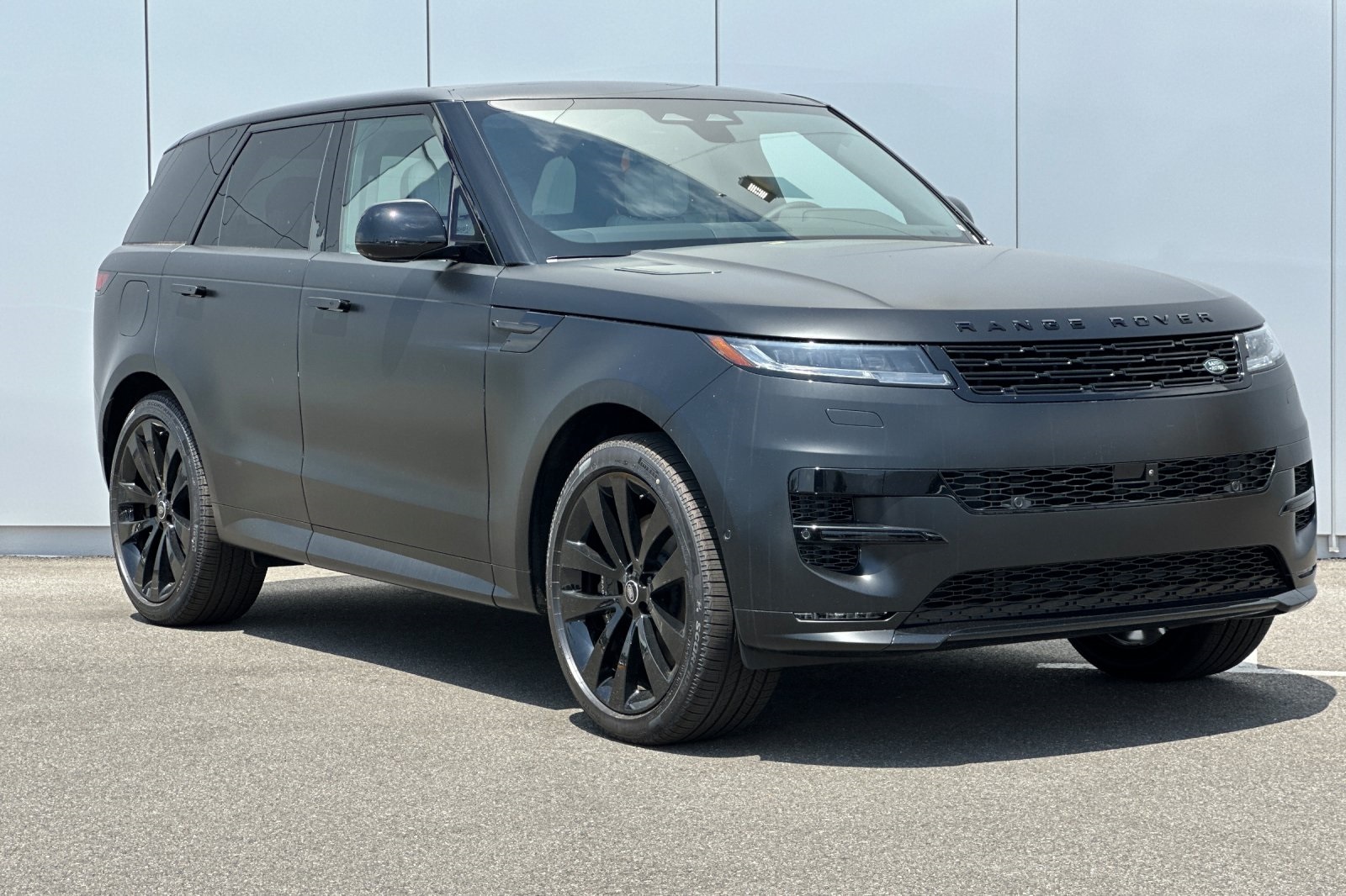 2025 Land Rover Range Rover Sport SE photo 7