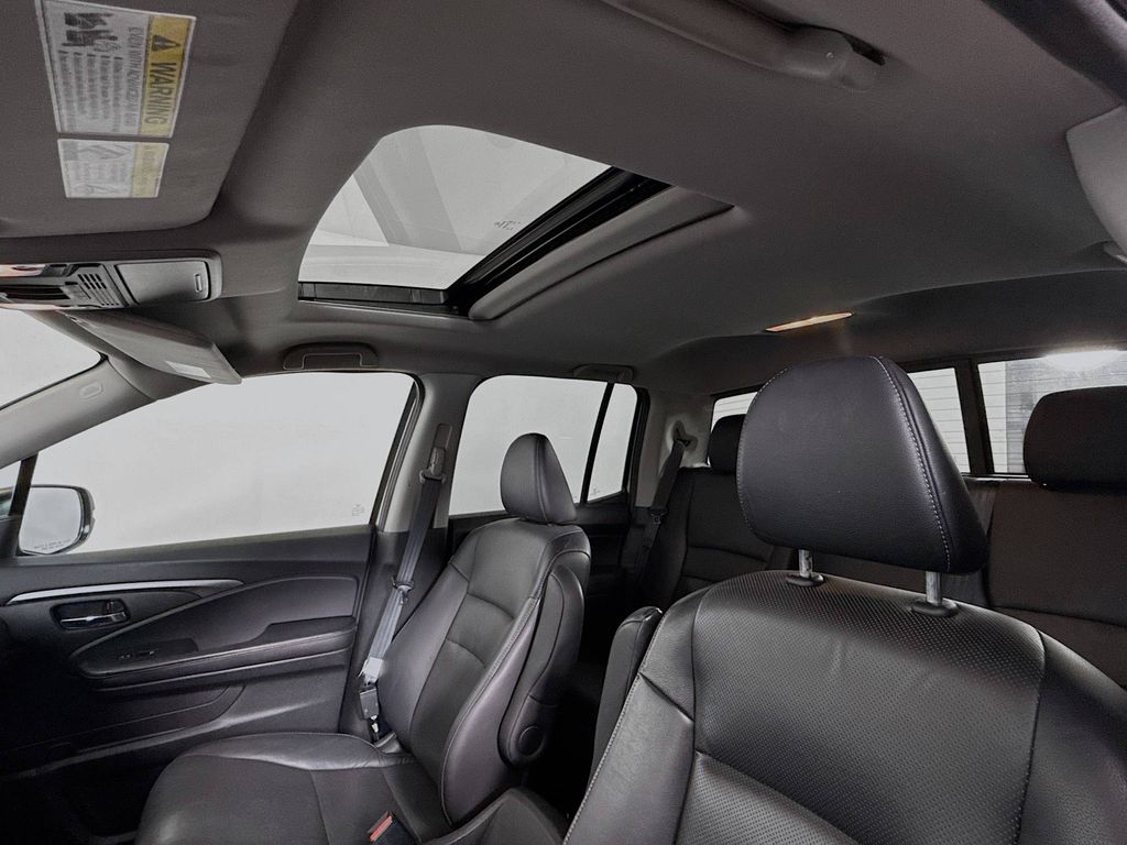 2019 Honda Ridgeline RTL photo 20