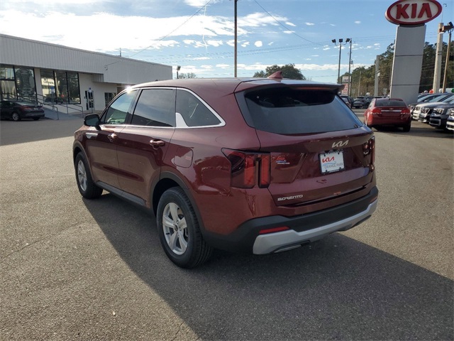 2025 Kia Sorento LX photo 4