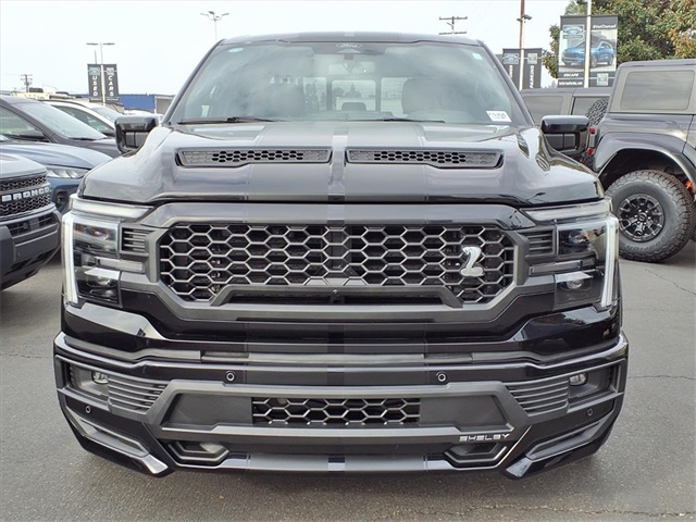 2025 Ford F-150 Lariat photo 2