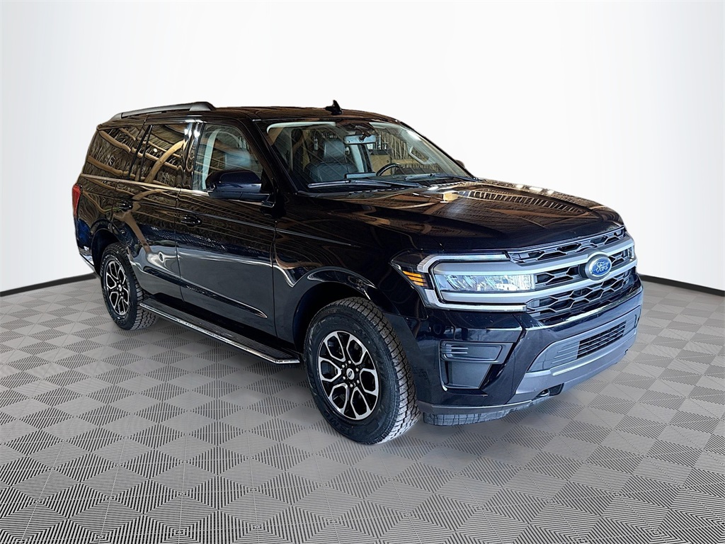 2023 Ford Expedition XLT photo 3