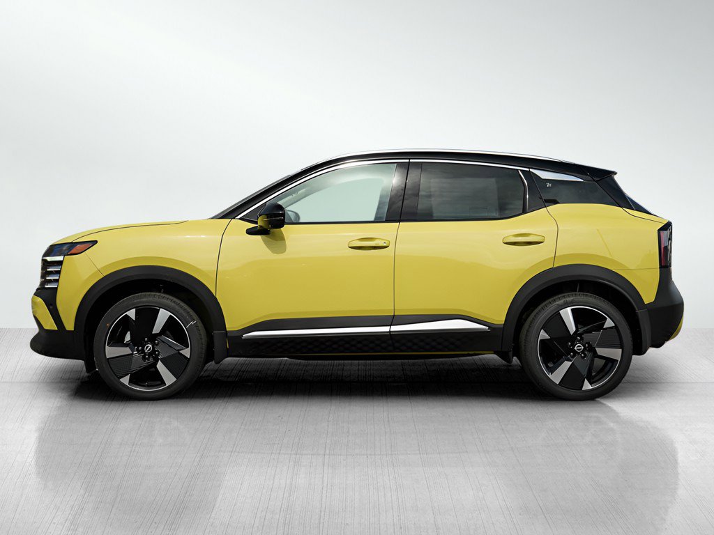 2025 Nissan Kicks SR photo 3