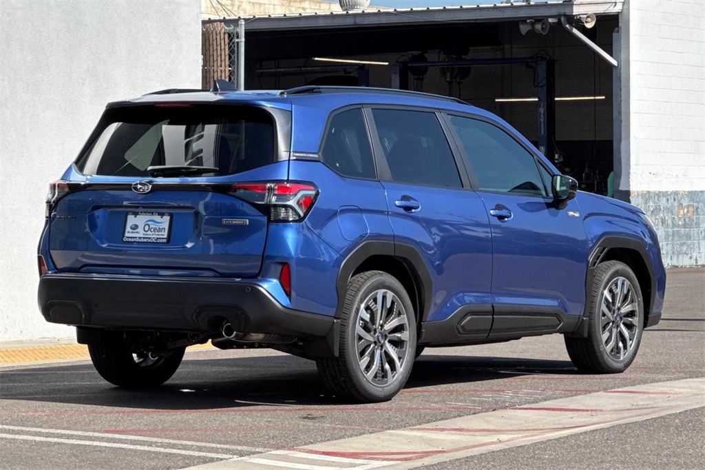 2025 Subaru Forester Touring photo 3