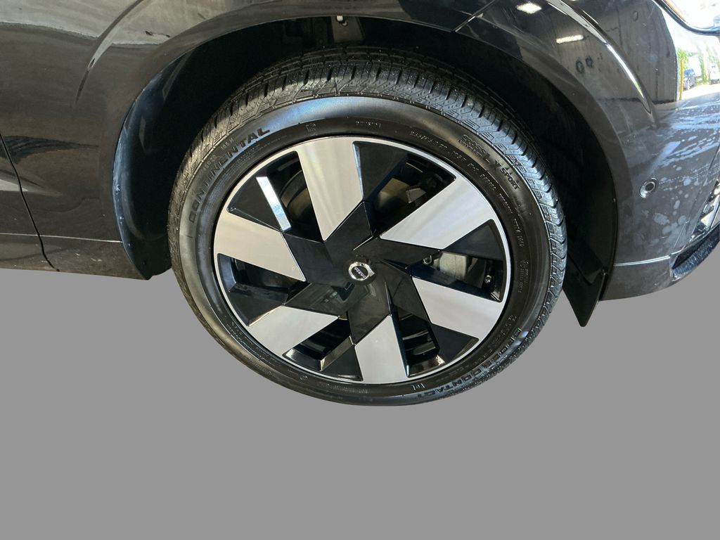 2025 Volvo XC60 Hybrid T8 Plus photo 13